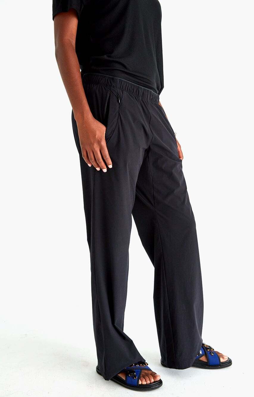 Paskho Women's Large Black Insanely Comfy Long Haul Flight Pants
